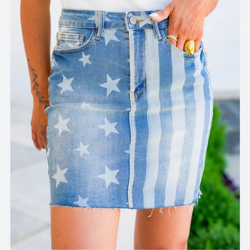 New Judy Blue Denim Mini Skirt Stars & Stripes Hi-Waist Bleached Size Small 2-4
